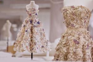 Како се создава еден фустан од бајките на Диор?