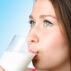 Чаша млеко пред спиење за намалување на стресот! 