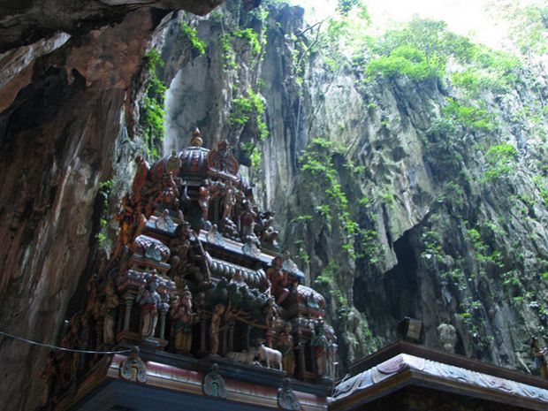 Храмот пештера во Бату, Hramot pestera vo Batu
