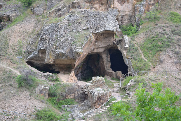 Lesnovskite vodenicarski pesteri, Lesnovo, Лесновските воденичарски пештери, Лесново
